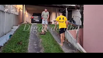 Preview 1 of Lexis Fanny - Comi a esposa do meu amigo ele cortando grama
