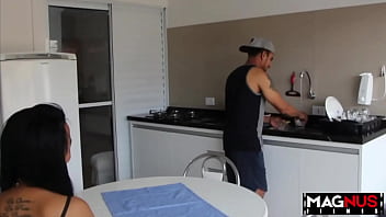 Preview 1 of Bbc Saggy Tits - Mamou o pau do marido dotado antes de dar o cu a ele