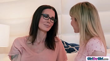 Preview 1 of Xvideo2 New18 - Milf stepmom teaches virgin stepdaughter