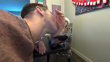 Preview 3 of Xxx Ketrna Kaf Com - Lucky Christmas Elf Worship&#039_s Mrs. Claus Plump Soft Wrinkled Soles