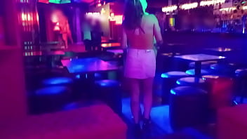 Preview 1 of Blackmail Painal - Mi marido cornudo filma cuando masturbo a un desconocido en un bar
