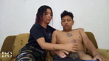 Preview 1 of Ngentok Hot - Hermanastros miran porno y se ponen tan cachondos que terminan follando y sacandose toda la leche