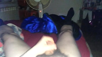 Preview 3 of Home Throat - oglądam porno i walę owłosionego kutasa