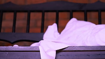 Preview 2 of Animal Fuckgirls - La estudiante bes&oacute_ apasionadamente a su novio en el apartamento,  dejando en claro que la noche estar&iacute_a llena de intensidad y conexi&oacute_n.