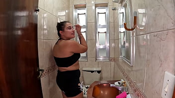 Preview 1 of Angelina Jole Porno - A casa est&aacute_ cheia e com muita putaria