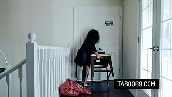 Preview 1 of Xxx Katrina Kaif Video Hd - Black cheating wife Scarlit Scandal fucks with the delivery guy during the pandemic
