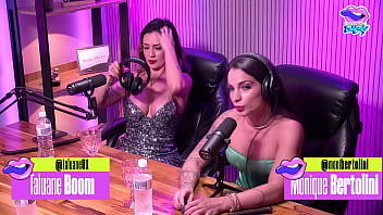 Preview 1 of Girl Boss Sex In Office - Mamada gostosa na apresentadora