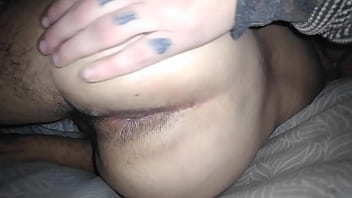 Preview 4 of Wwxxxvido Hd In - El chacal Colombiano le chupo el culo a su novio debajo de las s&aacute_banas se nota lo mucho que le gusta