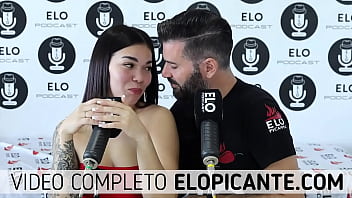 Preview 4 of Lndiansex Vidos - BELUCHI GUCCI INTERCAMBIA LA TANGA CON ELO PODCAST EN EL CUARTO PICANTE
