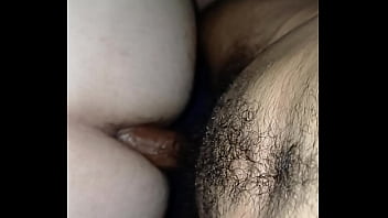 Preview 2 of Jav Tubebru - Transando de noite escondido da m&atilde_e que veio visitar (COMPLETO)