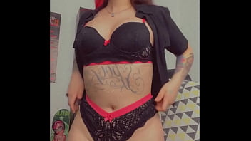 Preview 1 of Indian Mms On - Safada tatuada fazendo strip