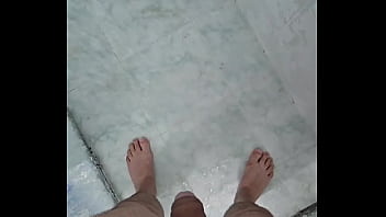 Preview 2 of Vis Off - MIJANDO NO BANHO