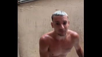 Preview 3 of Billo Xx - Novin dotado realiza fetiche de amigo em molhar cueca,  mas foi filmado sem saber pelo amigo(COMPLETO NO RED)
