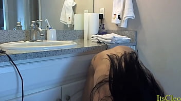 Preview 3 of Brutter Gd Xnxx Xnxnxnx Xsx - Its Cleo Shaving That Nice &amp_ Sweet Pussy In Her Bathroom!