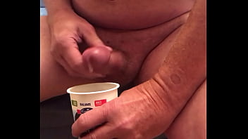 Preview 4 of Ladki Ka Bur Dekha - Kaffee mit Creme - Abspritzen in die Tasse