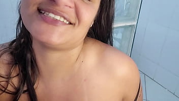 Preview 1 of Wifes Mother Fuck - No banho realizo minhas fantasias