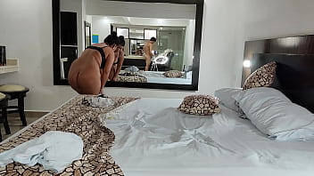 Preview 2 of Piper Perri First Anal - MADURA CULONA ME ESPERA EN LA HABITACION