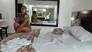 Preview 4 of Piper Perri First Anal - MADURA CULONA ME ESPERA EN LA HABITACION