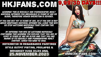 Preview 1 of Small Boydy Sex - Hotkinkyjo in renaissance paintings style outfit fisting,  prolapse &amp_ mrhankey huge dildo anal
