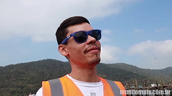 Preview 1 of Hindi Seal Pack Sexy Video - Eles se conheceram na balsa,  perderam a virgindade um com o outro e nunca mais se desgrudaram!