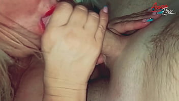 Preview 1 of Squirt Pussy - Возбужденную милфу с большими сиськами трахнули