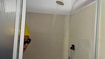 Preview 1 of Ennio Guardi Night Out - Enga&ntilde_o a mi hermanastra y me hago pasar por su novio para terminar follandola muy rico y hacerla correr a chorros.