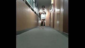 Preview 1 of Handjob By Female Doctor - 【全裸女装】　夜風を浴びる変態　【朱音もみじ】