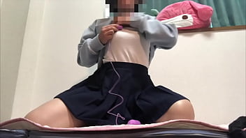 Preview 2 of 2 Dog - 学◯終わった後に家に帰って即スカートの中のパンツに手を入れて潮が沢山出てきてクチュクチュと音が出てしまう女子◯生。