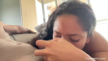 Preview 1 of Patli Kamar Desi - I give a delicious throbbing blowjob to my stepbrother -amateur couple- nysdel