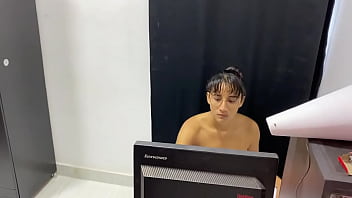 Preview 1 of Seachwww Sex Kursh - me follo a mi compa&ntilde_era de trabajo despues de que me coqueteara y ella me da la leche de sus tetas