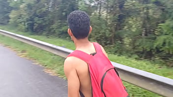 Preview 1 of La Agarro Dormida - 2 put&otilde_es aproveitando o passeio na cidade hist&oacute_rica de paranapiacaba o Allan n&atilde_o aguentou o tez&atilde_o e Caio de boca no pau do Anthony  confiram o filme completo no Red