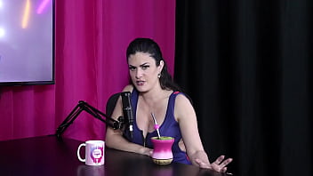 Preview 3 of Ceesty Porn - J&aacute_ arregou quando encontrou um homem de pau grande e grosso,  e quando marcou com uma pessoa na internet... - Amanda Smell (SHEER/RED)