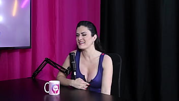 Preview 1 of Ceesty Porn - J&aacute_ arregou quando encontrou um homem de pau grande e grosso,  e quando marcou com uma pessoa na internet... - Amanda Smell (SHEER/RED)