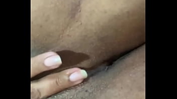 Preview 2 of Tung Orgasm - Raissa morena exibindo o cuzinho pra c&acirc_mera colocando s&oacute_ o dedinho bem gostoso
