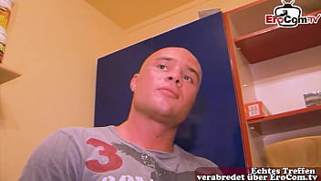 Preview 1 of Public Bus Sex Scandal - Deutsche Frau von Nebenan verkuppelt mit Fitness User beim casting