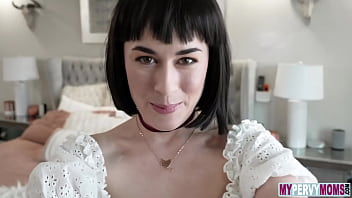 Preview 2 of Itli Xxx - Olive Glass Request For Fill Up Her Wet Pussy