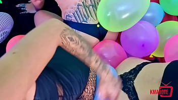 Preview 3 of Xnxx Sister Love Me Step Brother - Putinhas safadas se divertindo com bal&otilde_es