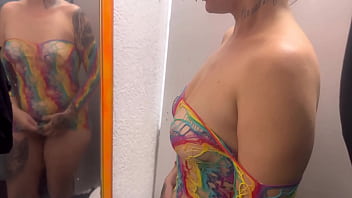 Preview 2 of Sexxylorry 69 Maya - A gostosa da minha mulher dentro do vestu&aacute_rio da loja louca de tesao n&atilde_o aguentamos fudemos ali mesmo (sexo em p&uacute_blico)