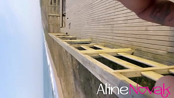Preview 1 of Big Ass Fuck Slow Motion - Doggystyle na praia com a loira da bunda gigante e sua calcinha da sorte! - alinenovak.com