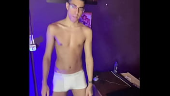 Preview 3 of Deepthroat Gag Training - garoto do tiktok pauzudo