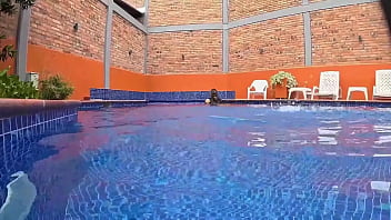 Preview 1 of Embarrassed Gyno Exam - SEXO EN EL AGUA CON NALGONA SORPRENDIDA MASTURBANDOSE EN LA PISCINA