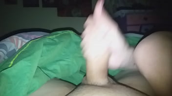 Preview 2 of Prefect Girl Xxx - mi esposa me hace una rica paja en dos minutos hasta hacer salir semen caliente