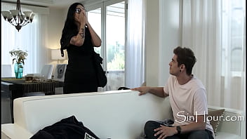 Preview 1 of Xxnx Pising - Curvy Latina Stepmom Makes Things Strict And Kinky