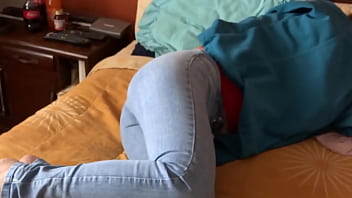 Preview 1 of Xxxv Videos Hd - I put on jeans so my stepson can masturbate and cum in my ass,  I love his big cock