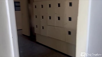 Preview 1 of Bangladeshi Xx Viedo - Morena gostosa seduziu o pintor e fodeu na sala do apartamento