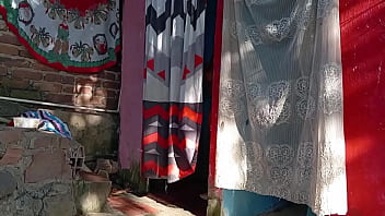 Preview 2 of Wife Hindy - le presto la ducha a la vecina ya que no tiene agua y termino seduci&eacute_ndola y follando con ella en el ba&ntilde_o