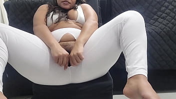 Preview 1 of Indian Saxy Girls - De cal&ccedil_a leg rasgada