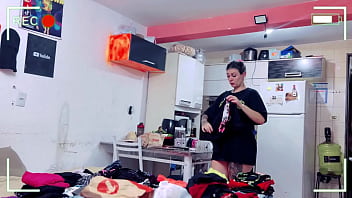 Preview 1 of Pronhab Videos Download - A c&acirc_mera de vigil&acirc_ncia do meu quarto pego arrumadeira com muito calor ela ficou com muito fogo e cheirando as calcinhas da minha esposa!