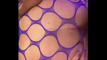 Preview 2 of Big Boos Mom - Solo desliza ??