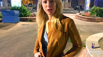 Preview 1 of Indian Katrna Kaf Xxx Video - Elisa,  26 ans,  d&eacute_couvre le sexe entre filles